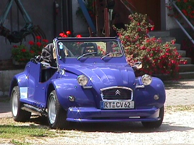 Watschel unsere 2CV ist 1987 in Portugal geboren